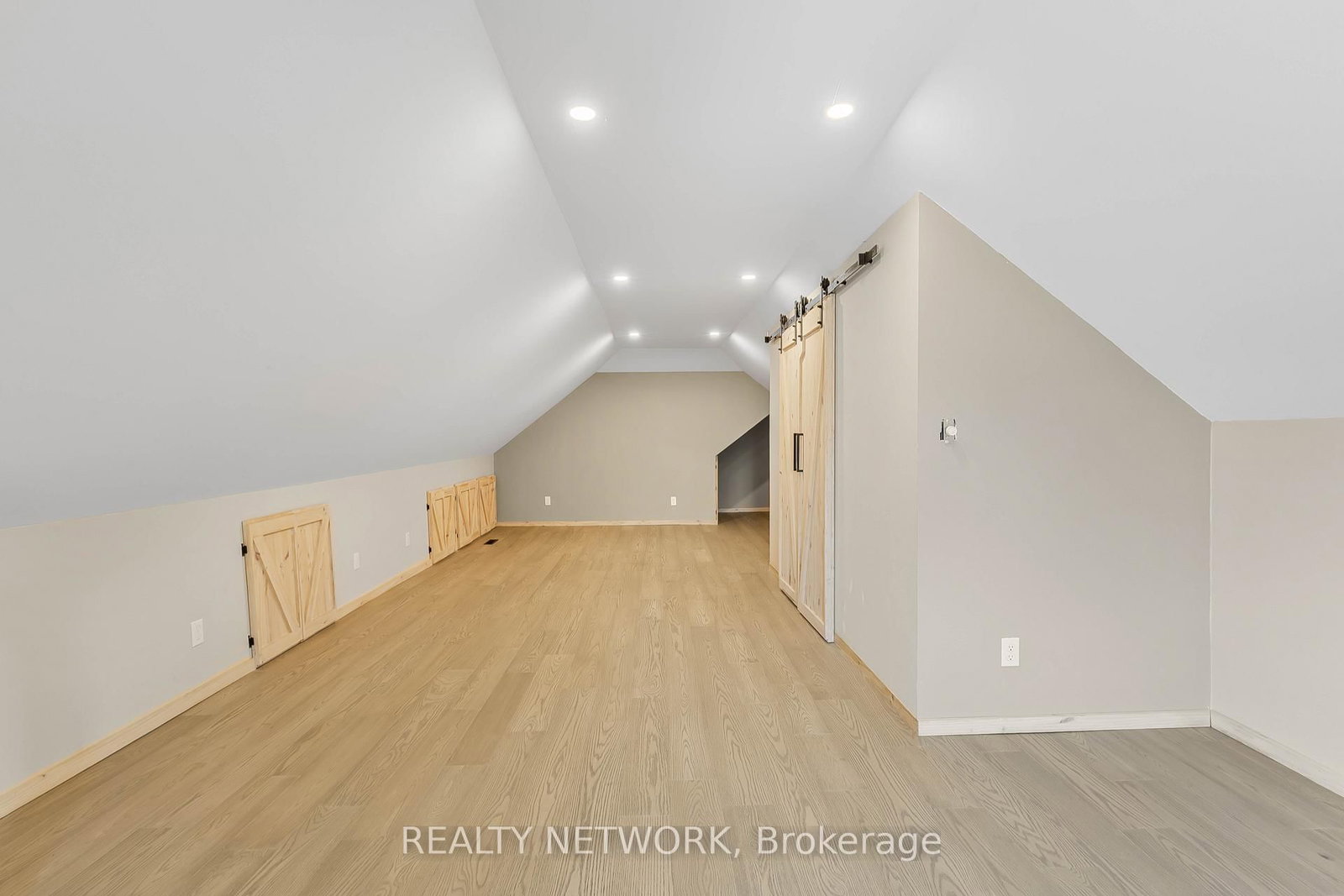 76 Johnston Street • Port Colborne, ON photo 12