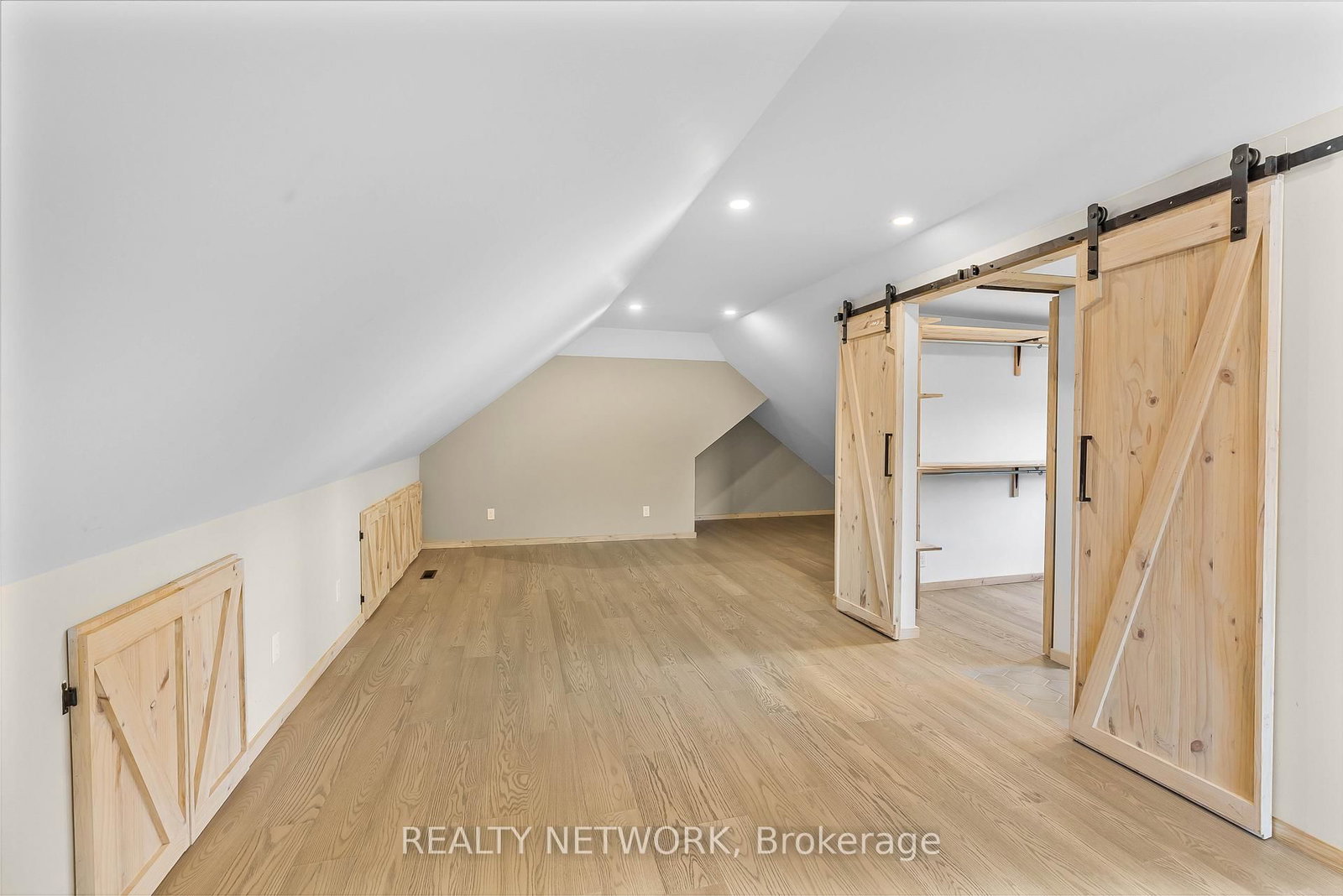 76 Johnston Street • Port Colborne, ON photo 17