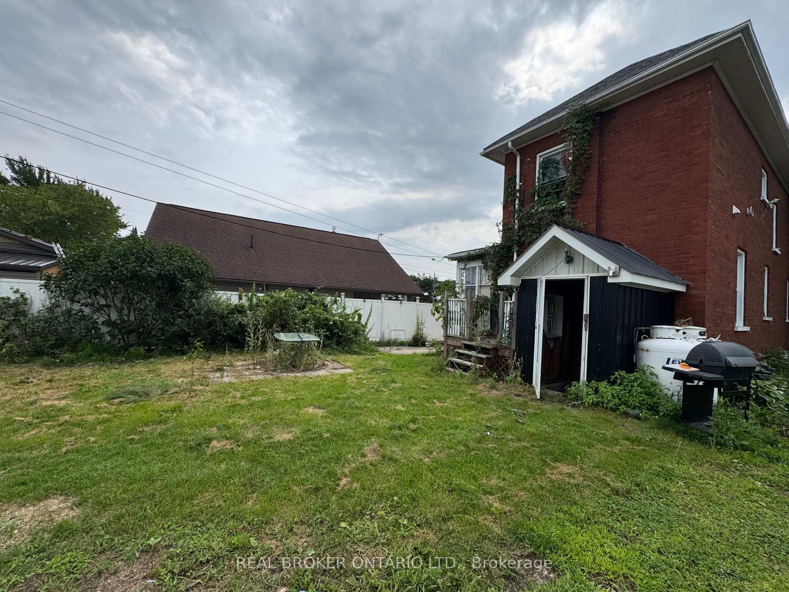 Listing Image 5