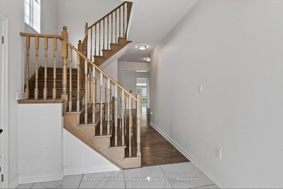 19 Hennessey Crescent • Kawartha Lakes, ON photo 5