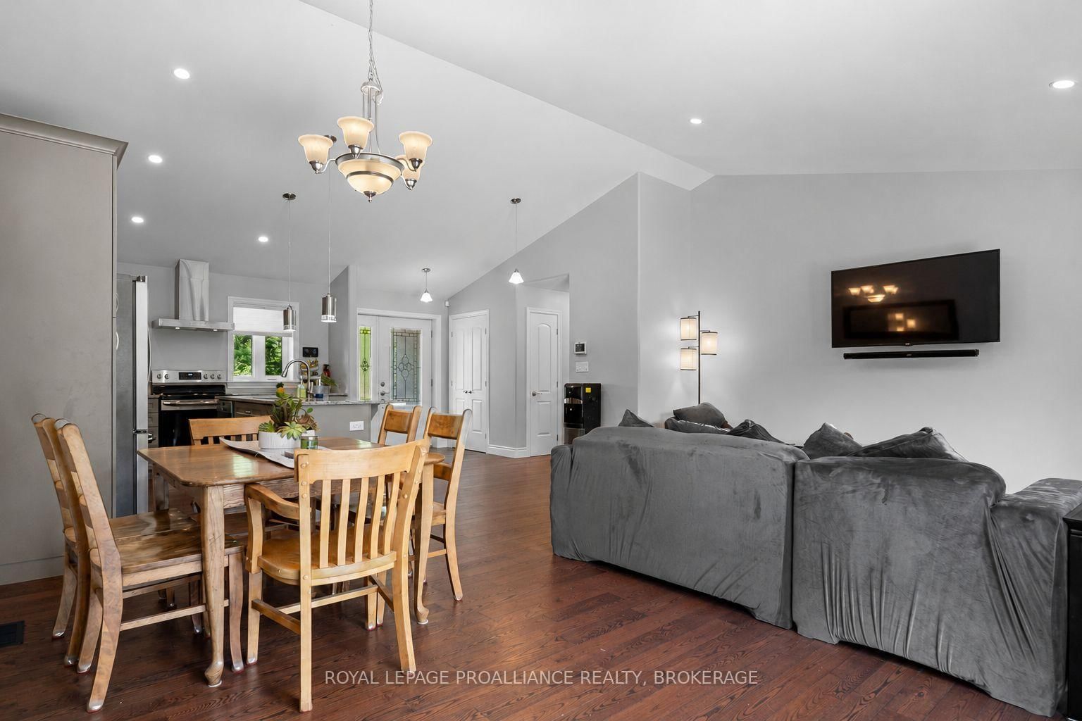 2800 Desert Lake Road • Hartington, ON photo 13