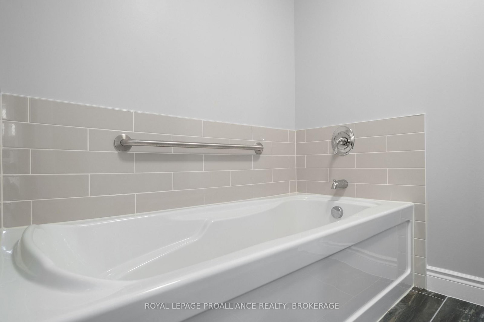 2800 Desert Lake Road • Hartington, ON photo 22