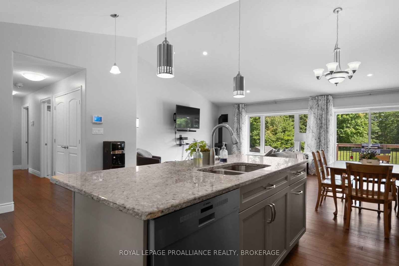 2800 Desert Lake Road • Hartington, ON photo 9