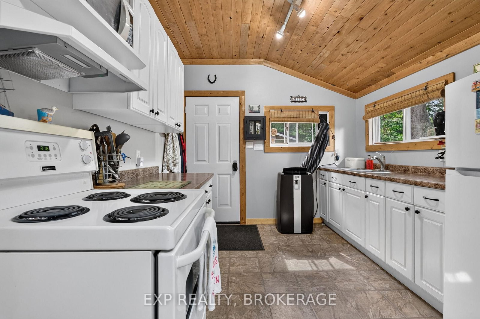 5505 RIDEAU Road • Seeley's Bay, ON photo 8