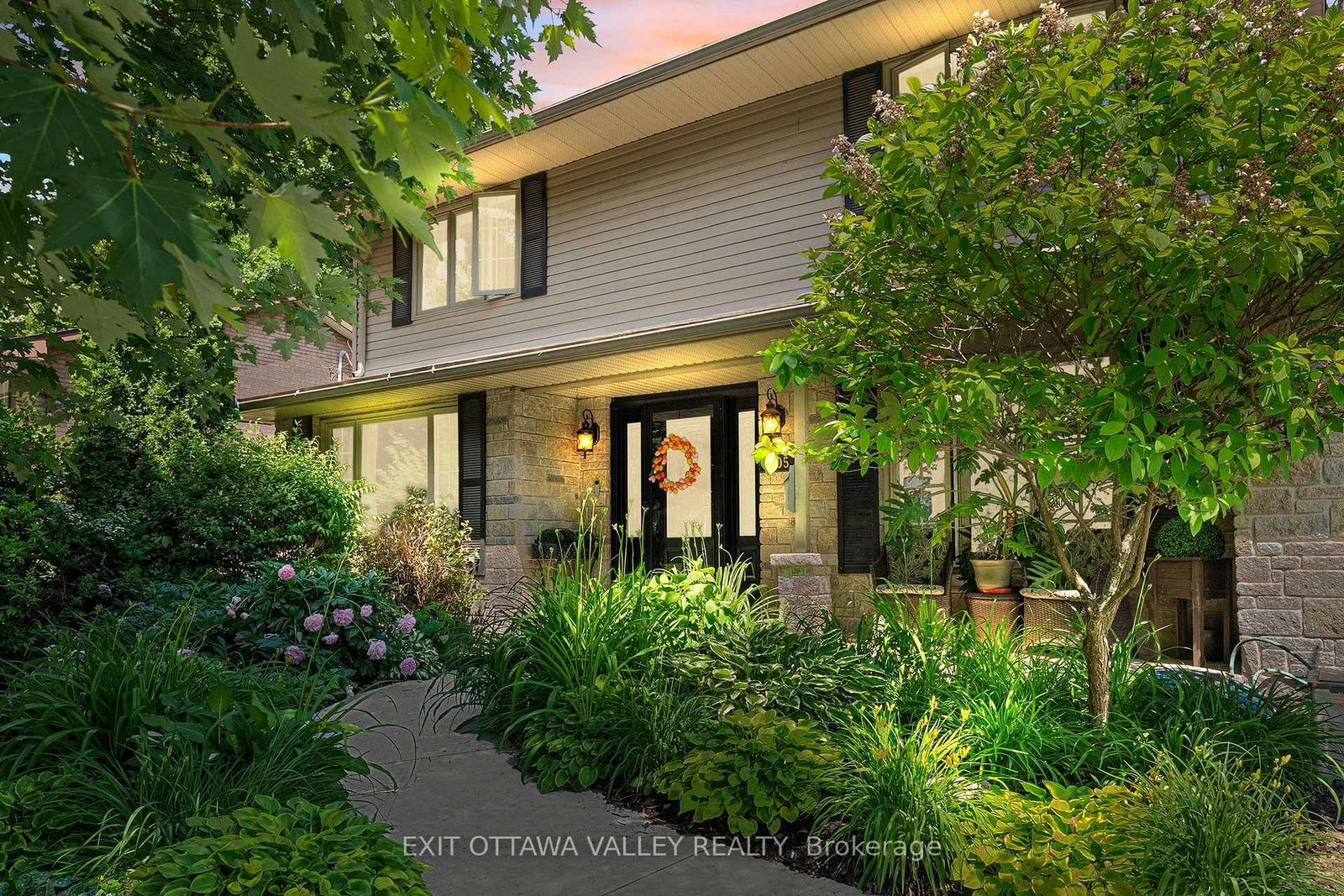605 Elizabeth Street • Pembroke, ON photo 2