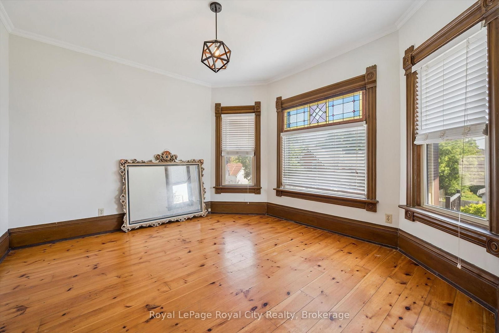 5 West Street • Perth East, ON photo 16