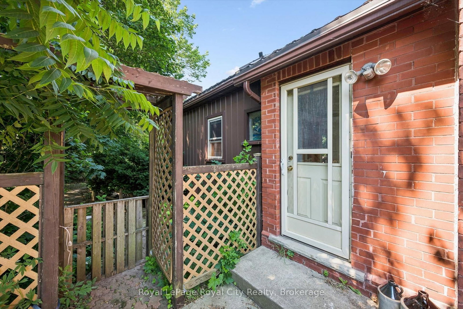 5 West Street • Perth East, ON photo 35