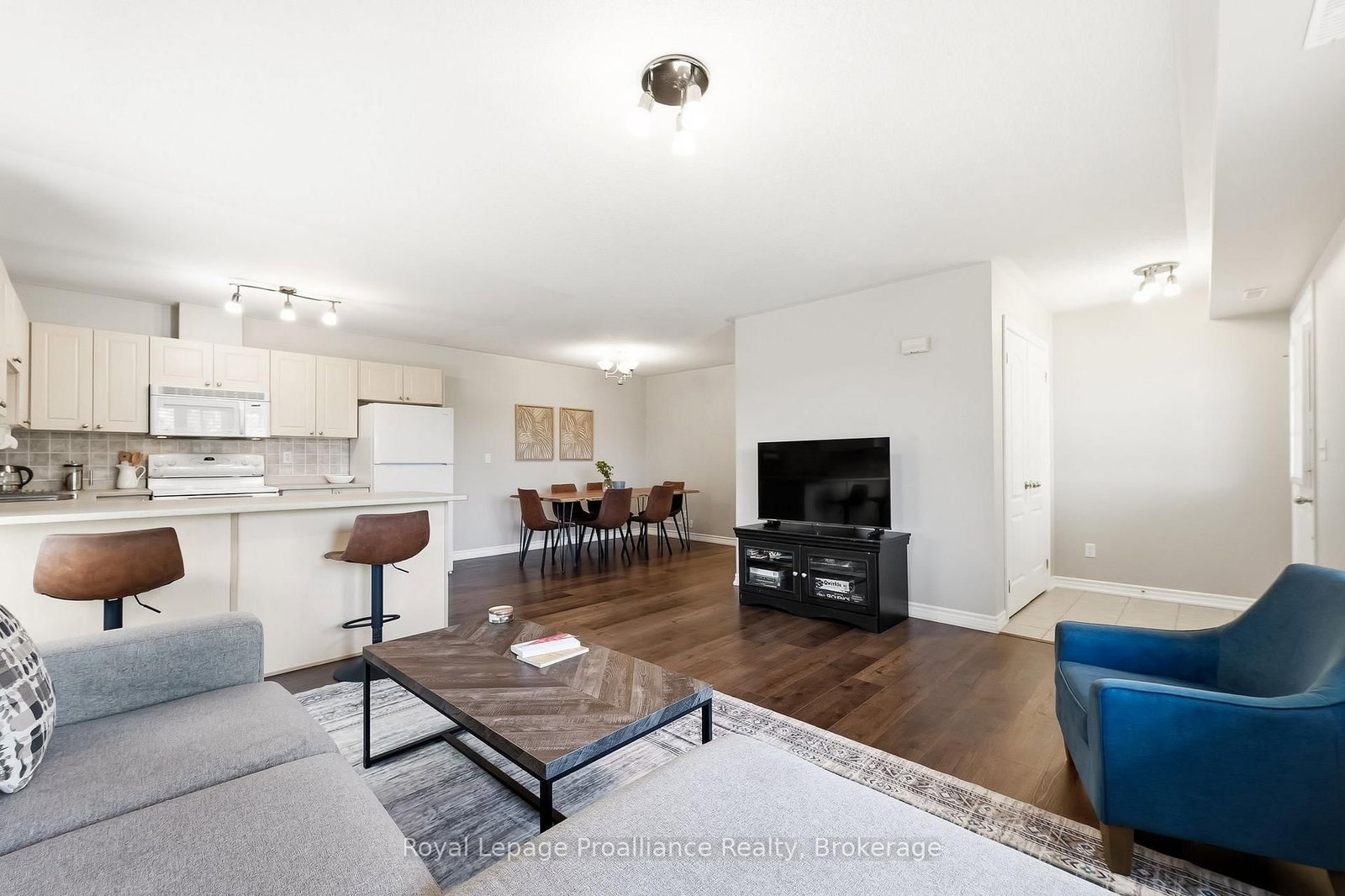 249 Ruttan Terrace • #503 • Cobourg, ON photo 8