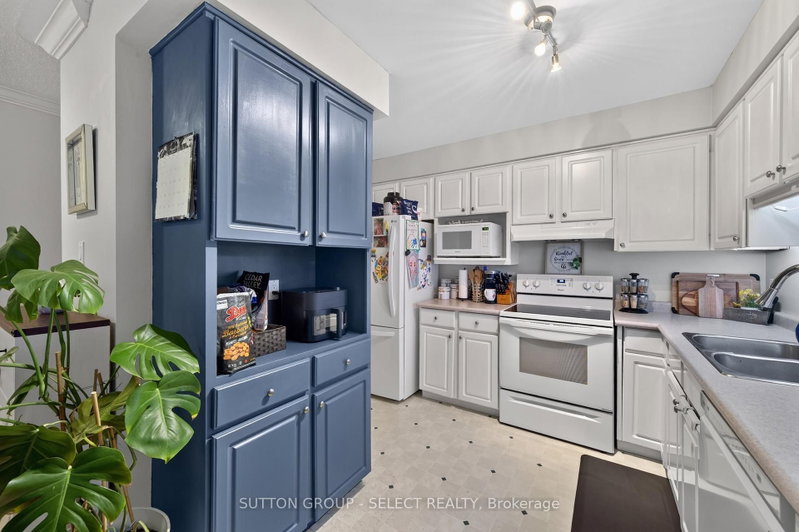 21 - 410 Ambleside Drive