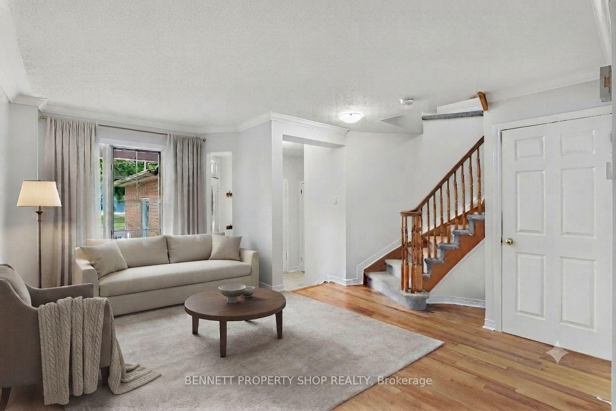 190 Forestglade Crescent • Ottawa, ON photo 3