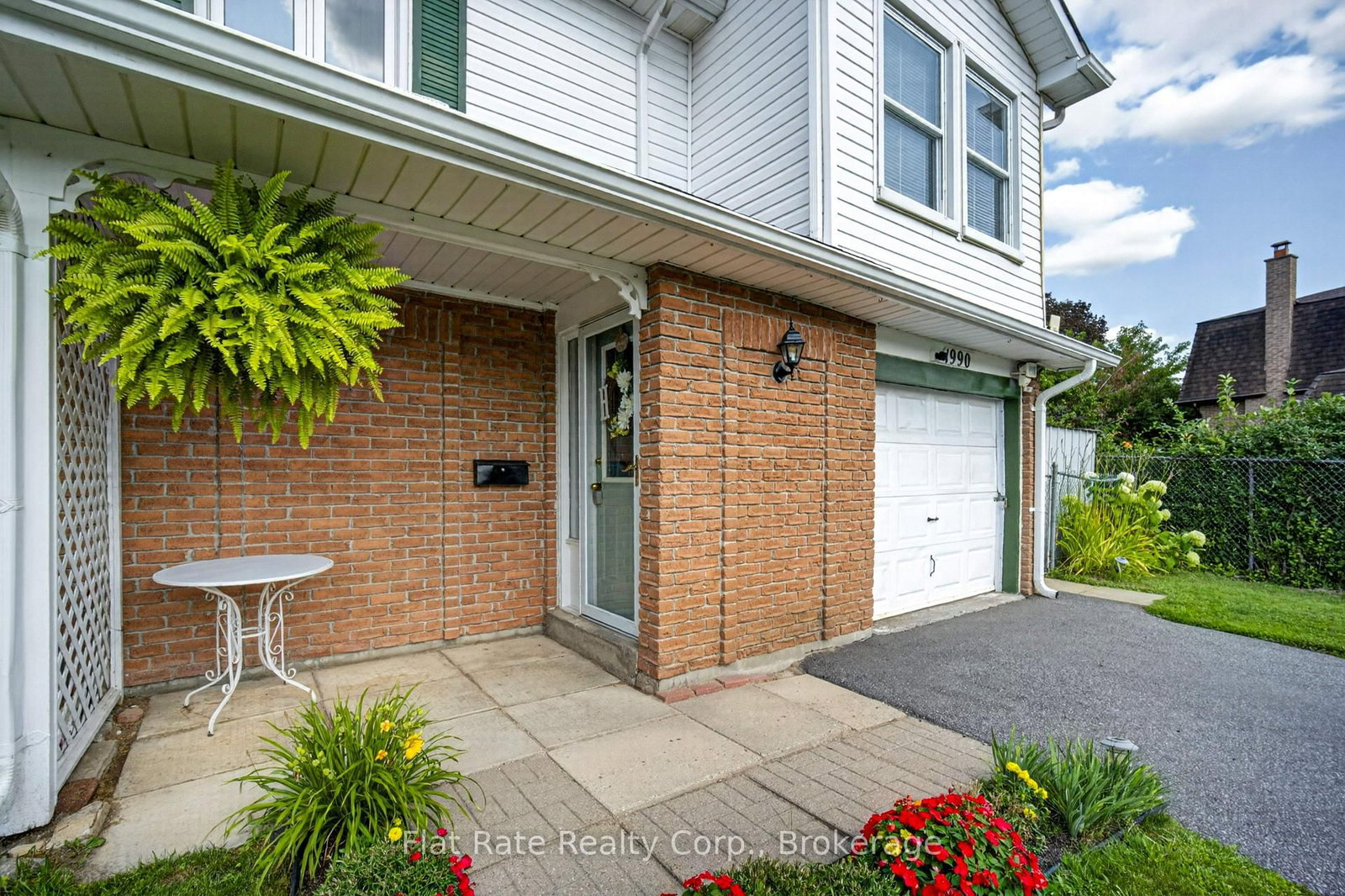 1990 WALKER Avenue • Peterborough, ON photo 2