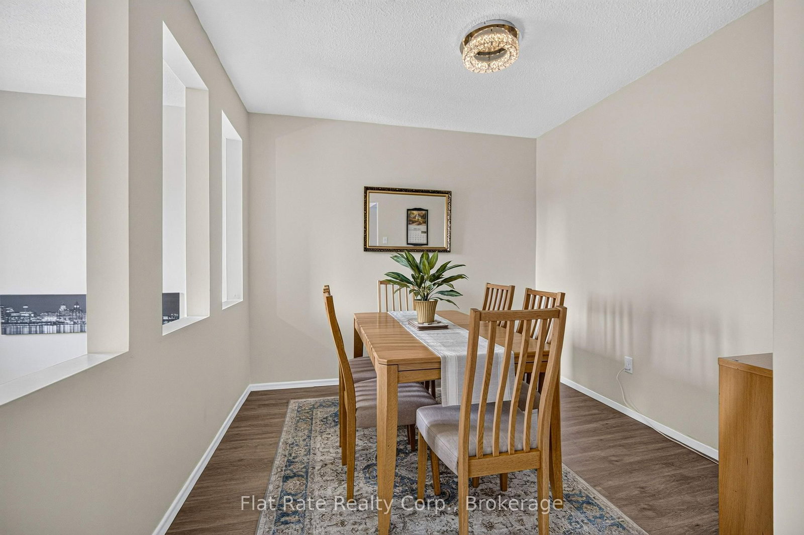 1990 WALKER Avenue • Peterborough, ON photo 4