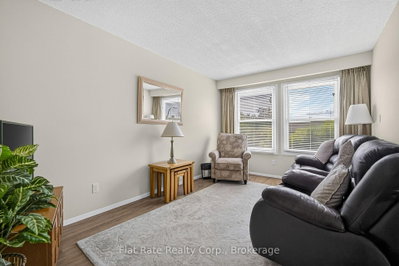 1990 WALKER Avenue • Peterborough, ON photo 8