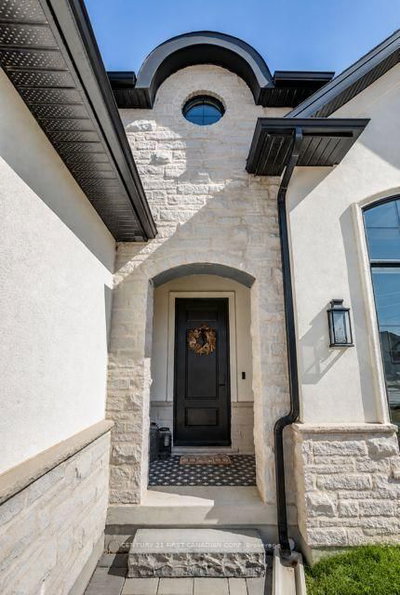 956 TRAILSWAY Avenue • London South, ON photo 3
