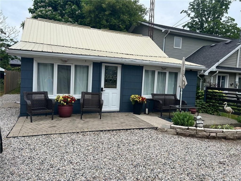 home for sale on 3185 Lindley Street