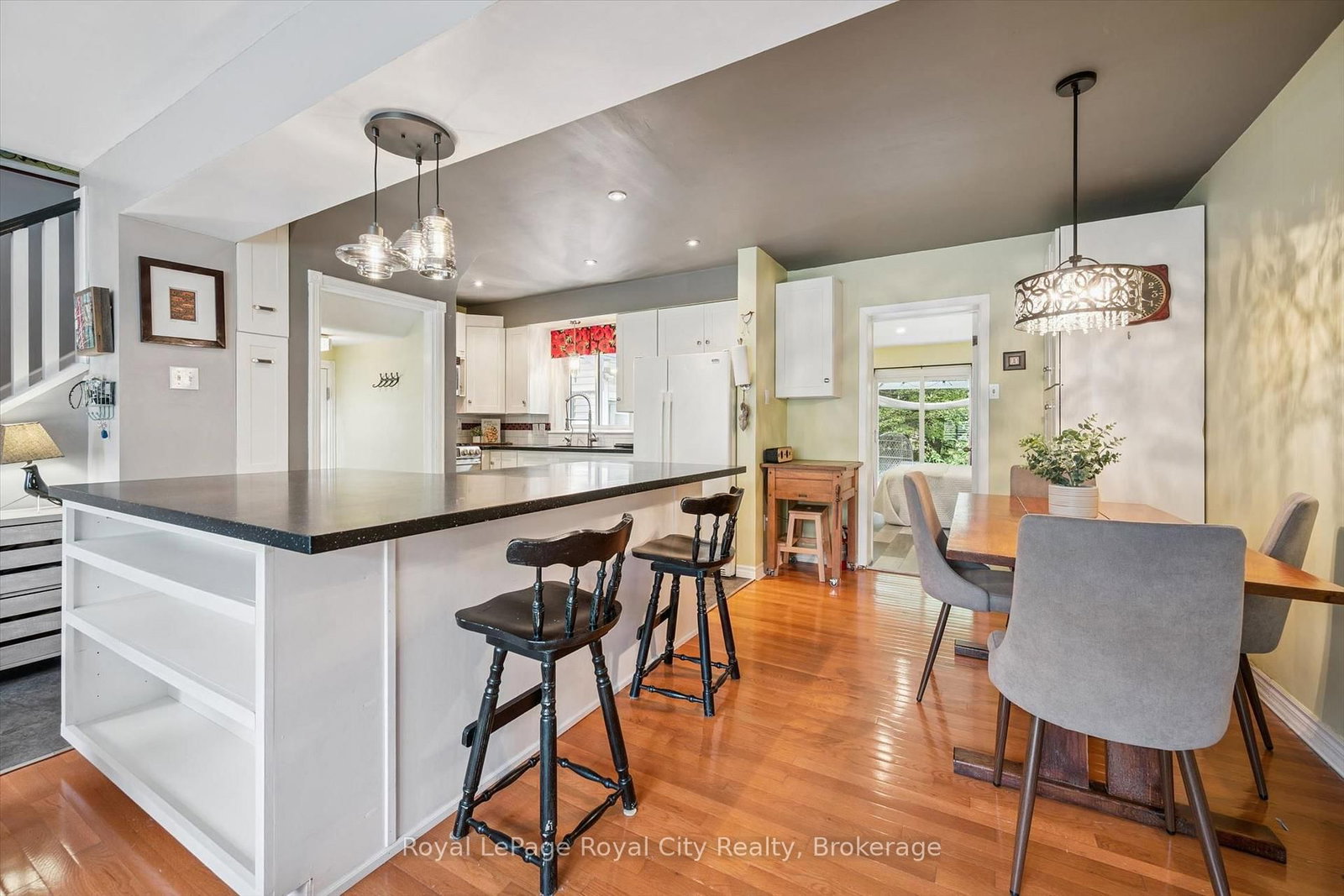 18 June Avenue • Guelph, ON photo 11
