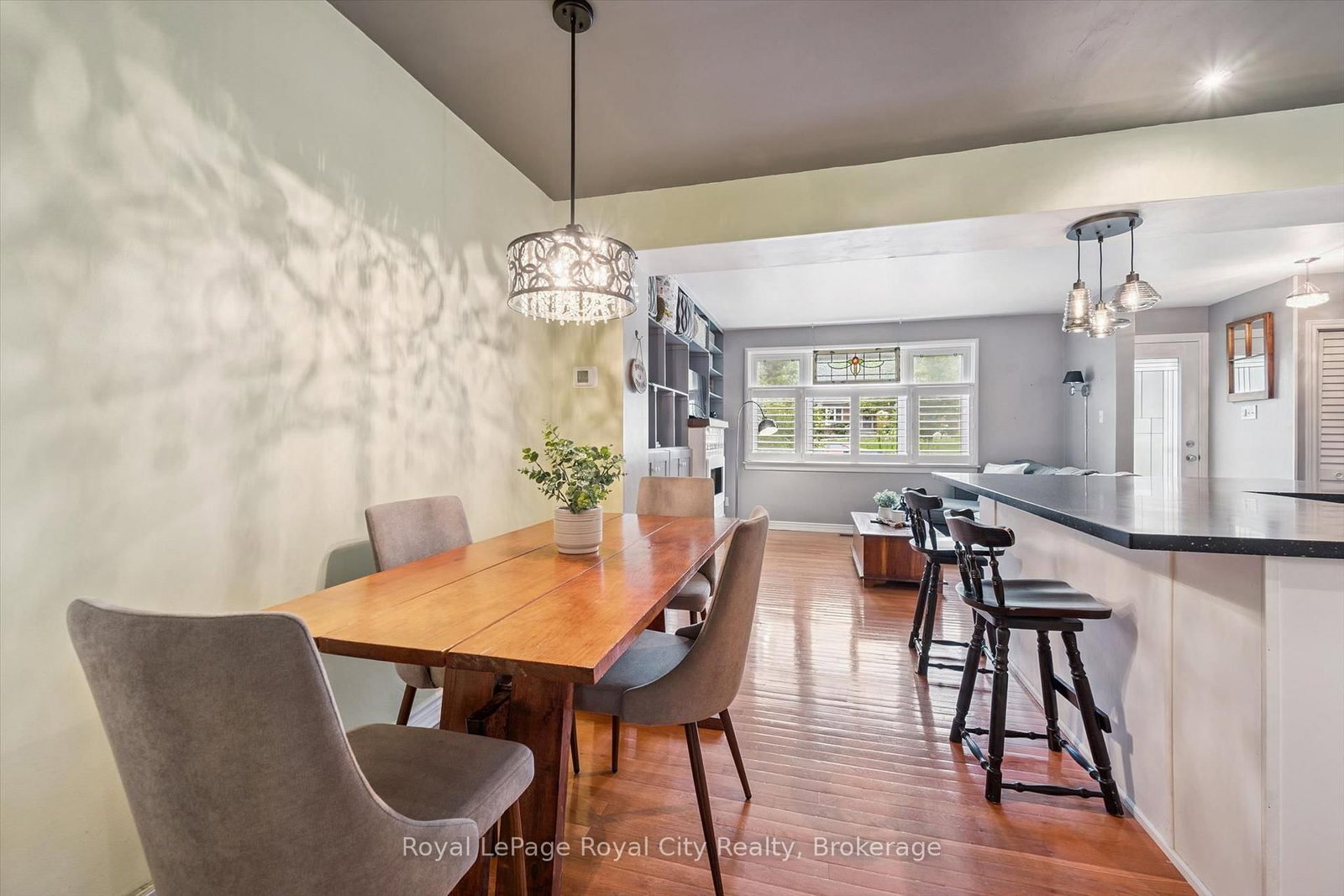 18 June Avenue • Guelph, ON photo 13