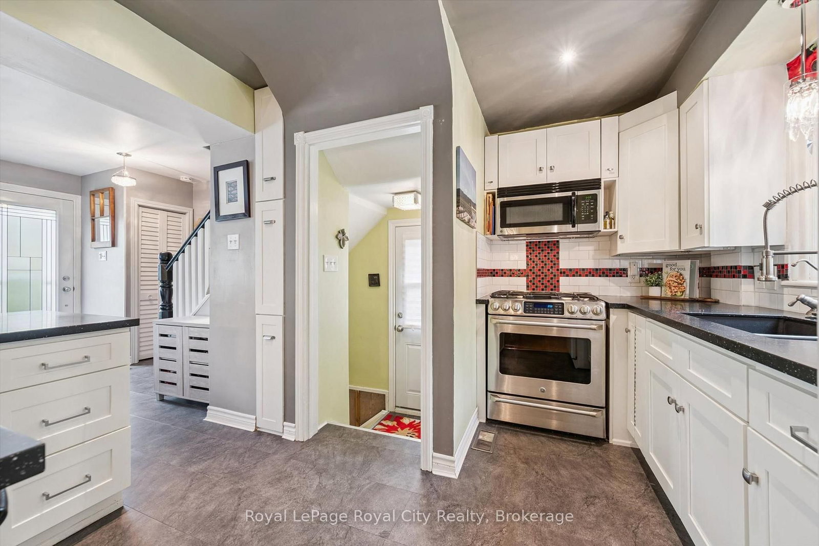 18 June Avenue • Guelph, ON photo 14