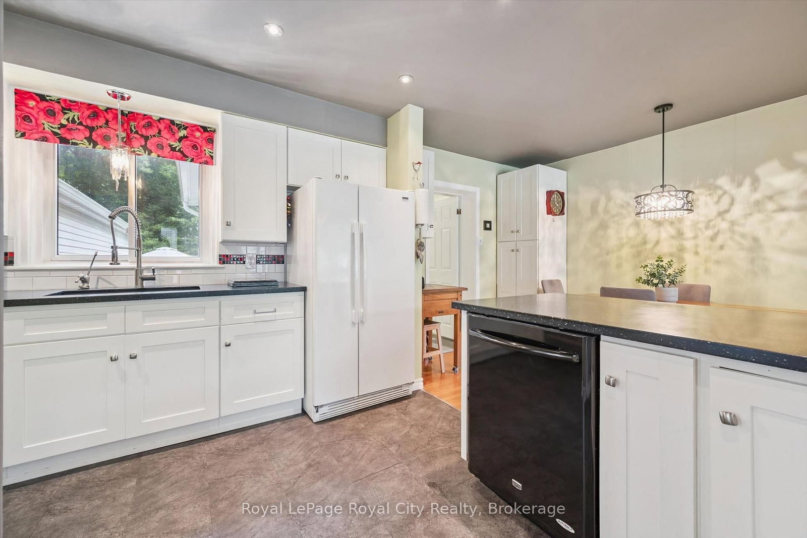 18 June Avenue • Guelph, ON photo 17