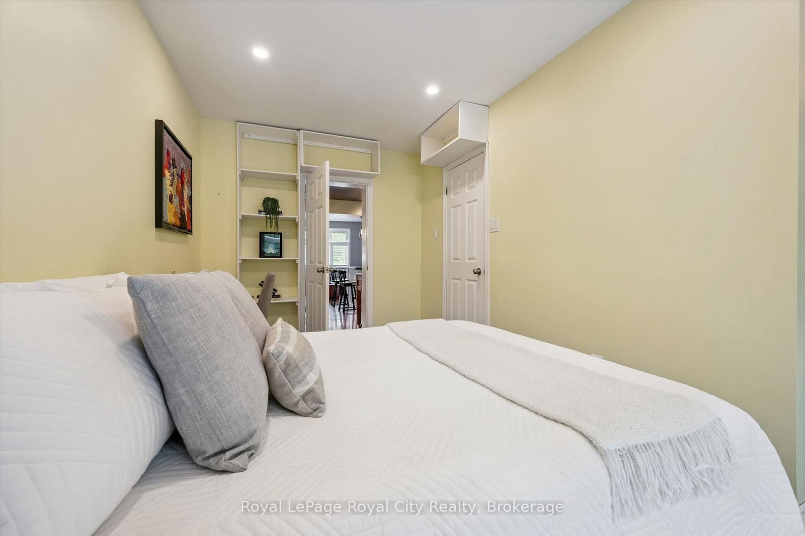 18 June Avenue • Guelph, ON photo 20