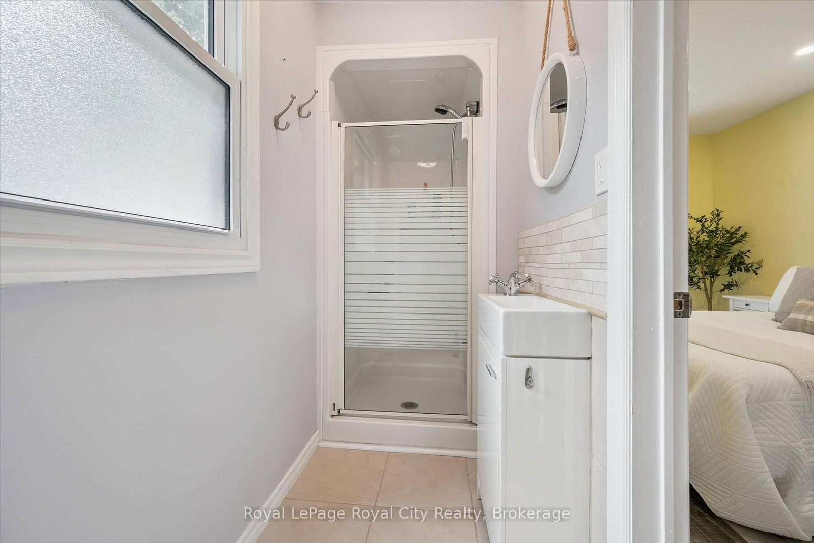 18 June Avenue • Guelph, ON photo 21
