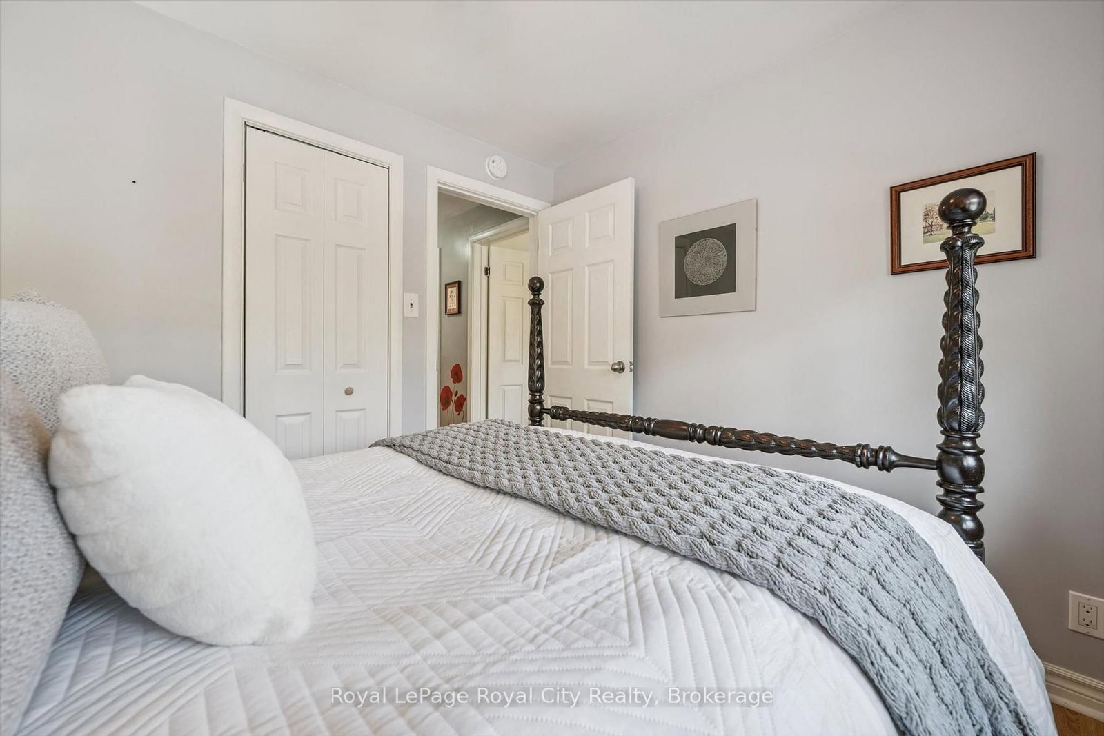 18 June Avenue • Guelph, ON photo 33