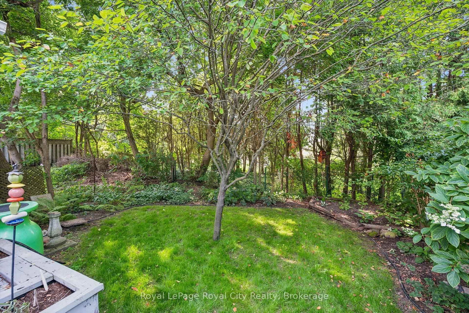 18 June Avenue • Guelph, ON photo 37