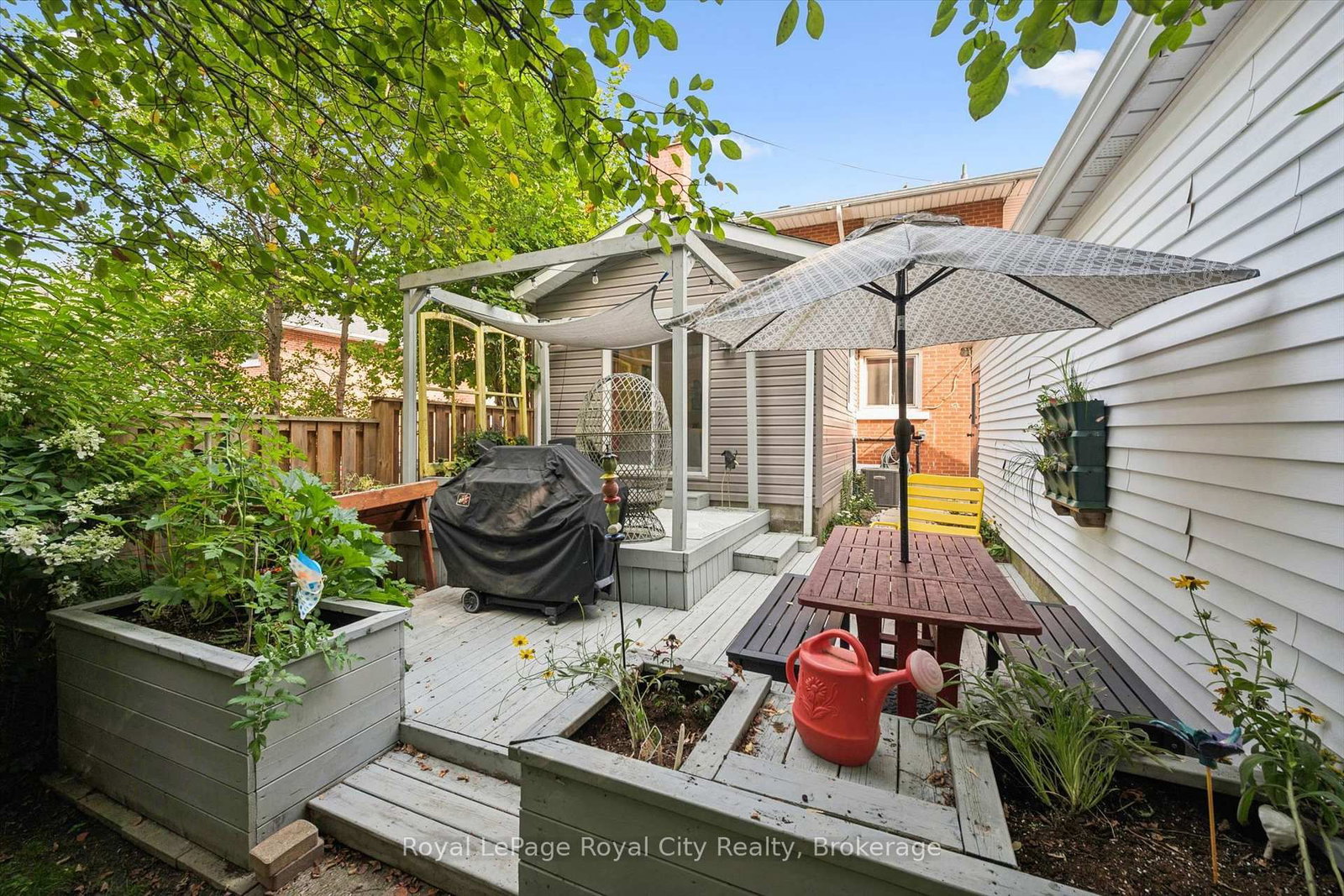 18 June Avenue • Guelph, ON photo 39