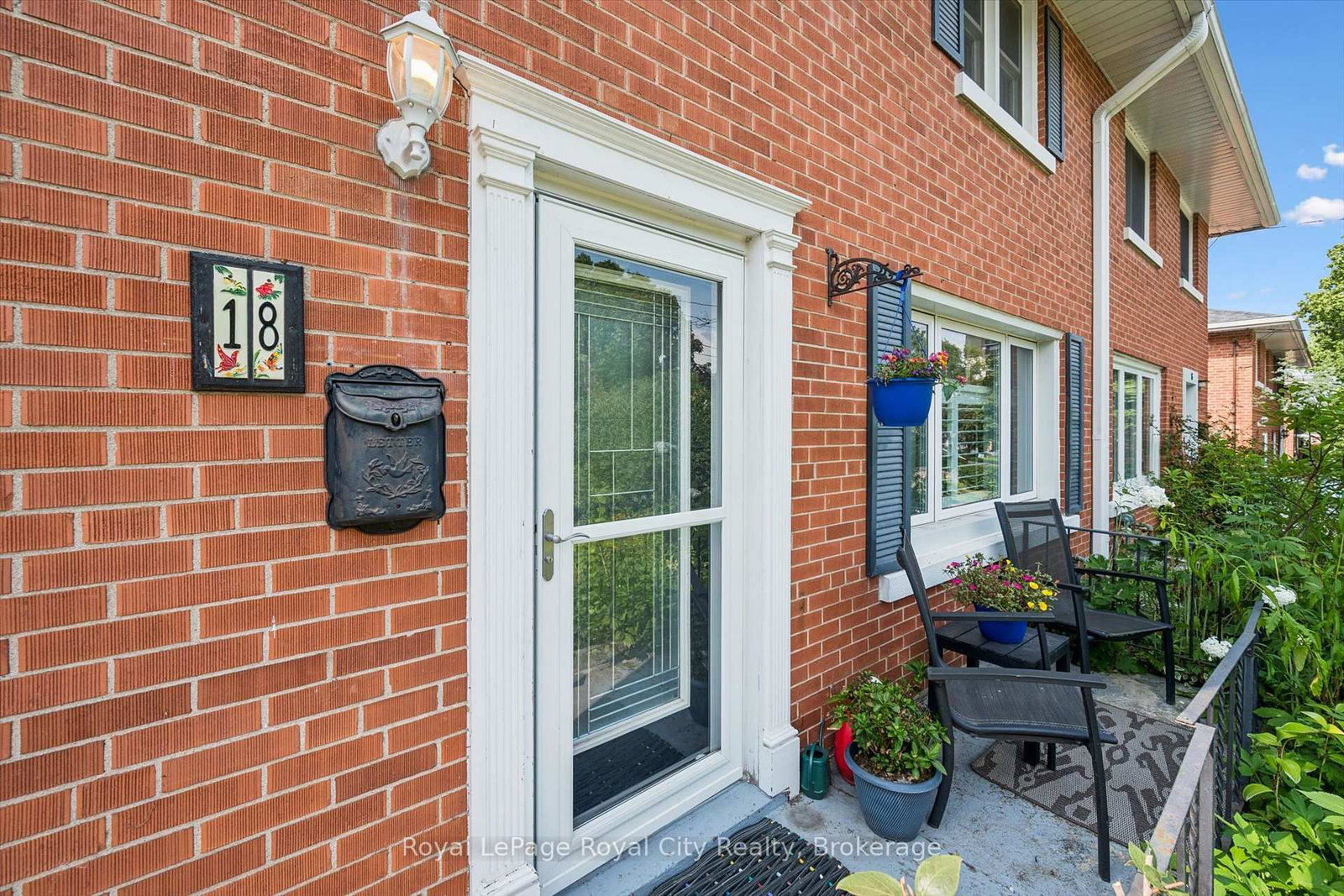 18 June Avenue • Guelph, ON photo 4