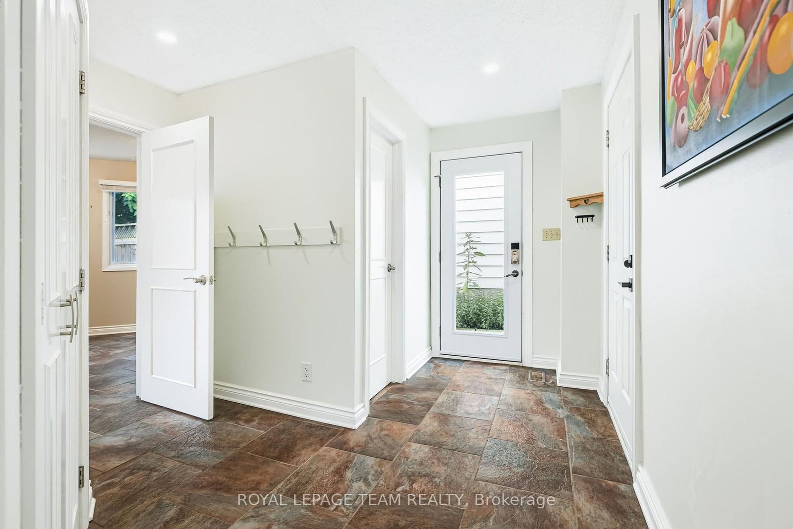 230 Lincoln Heights Road • Ottawa, ON photo 14