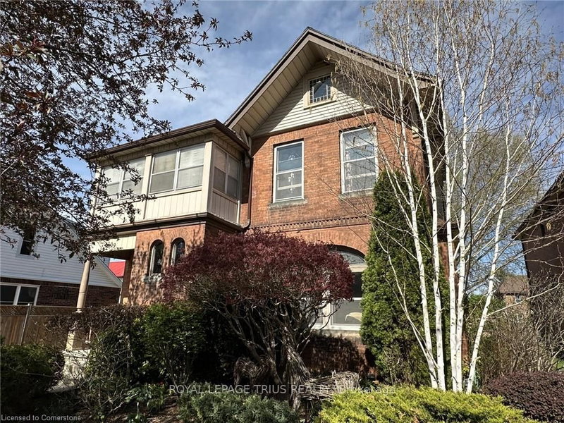 109 Talbot St N photo 2