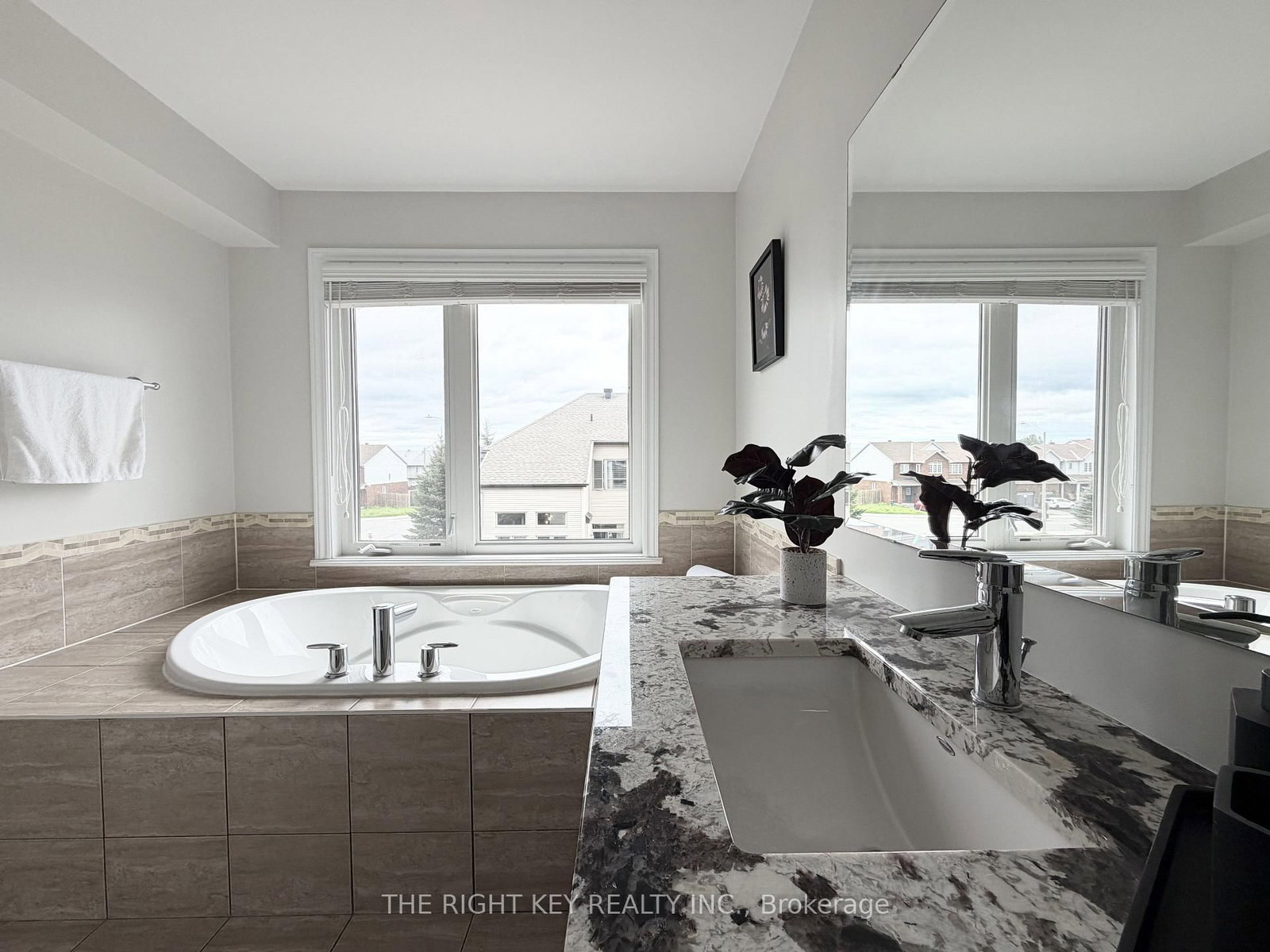 100 Popplewell Crescent • Ottawa, ON photo 13
