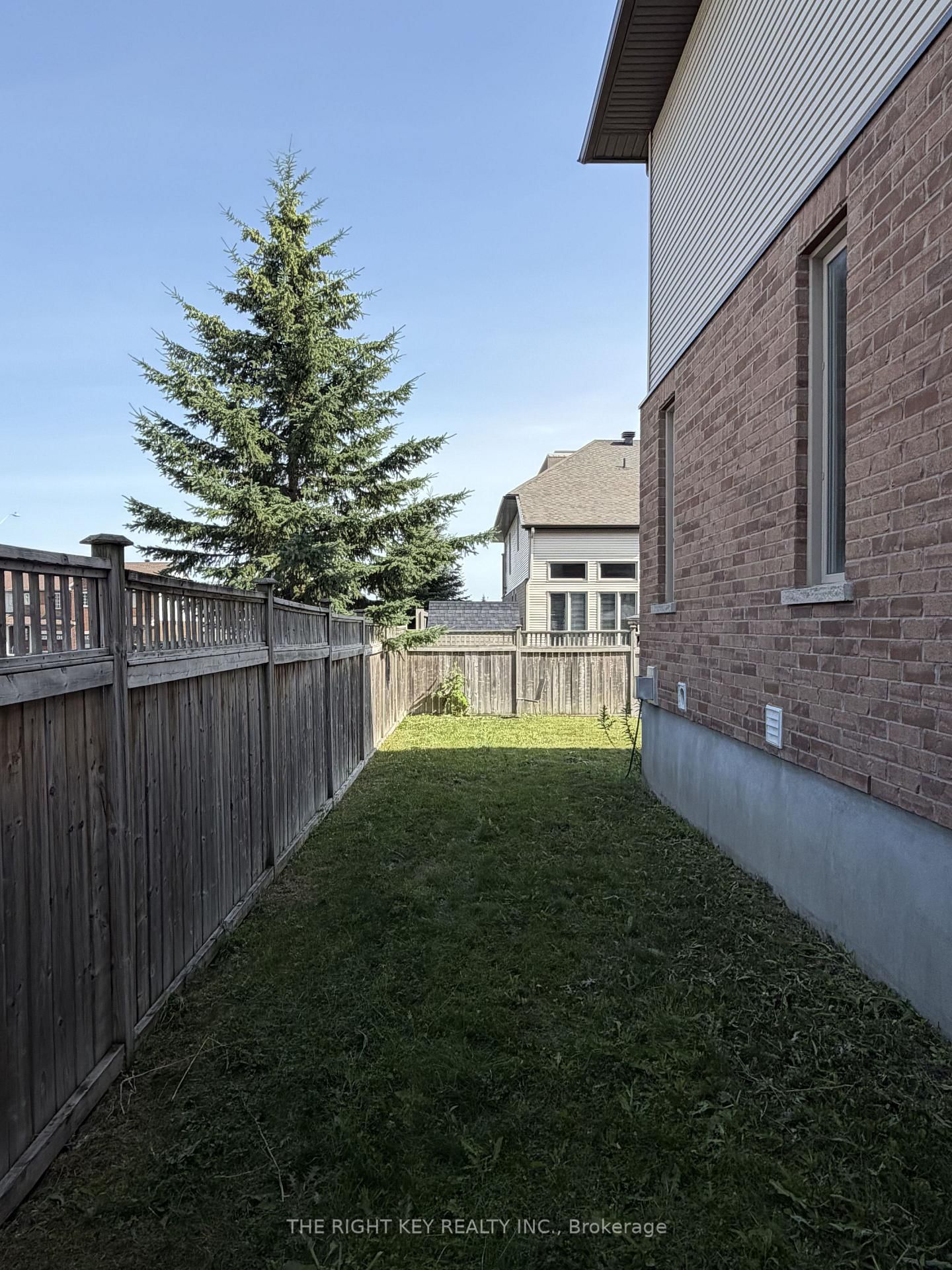 100 Popplewell Crescent • Ottawa, ON photo 20