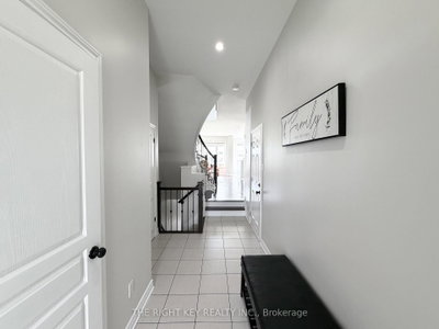100 Popplewell Crescent • Ottawa, ON photo 3