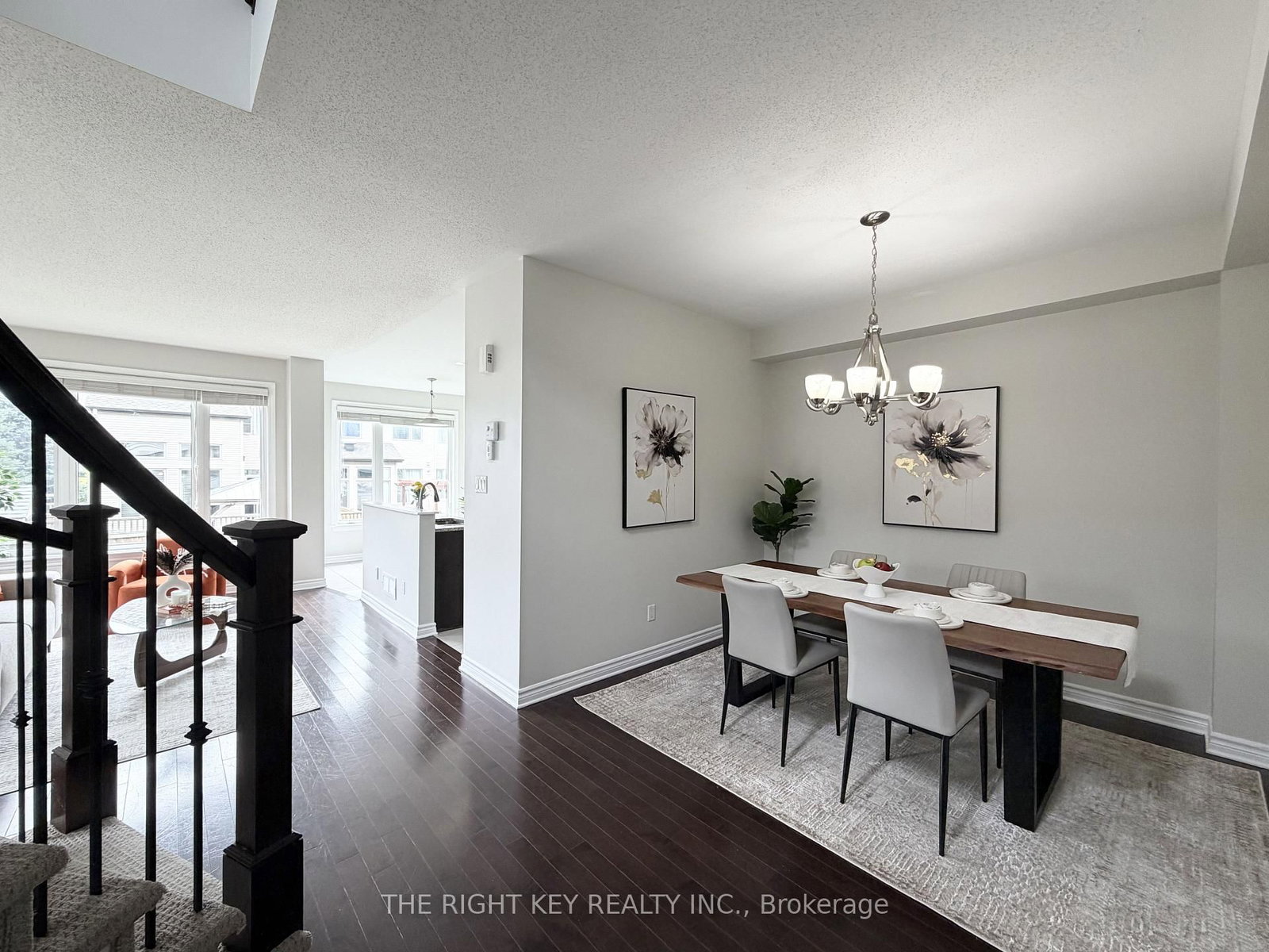 100 Popplewell Crescent • Ottawa, ON photo 4