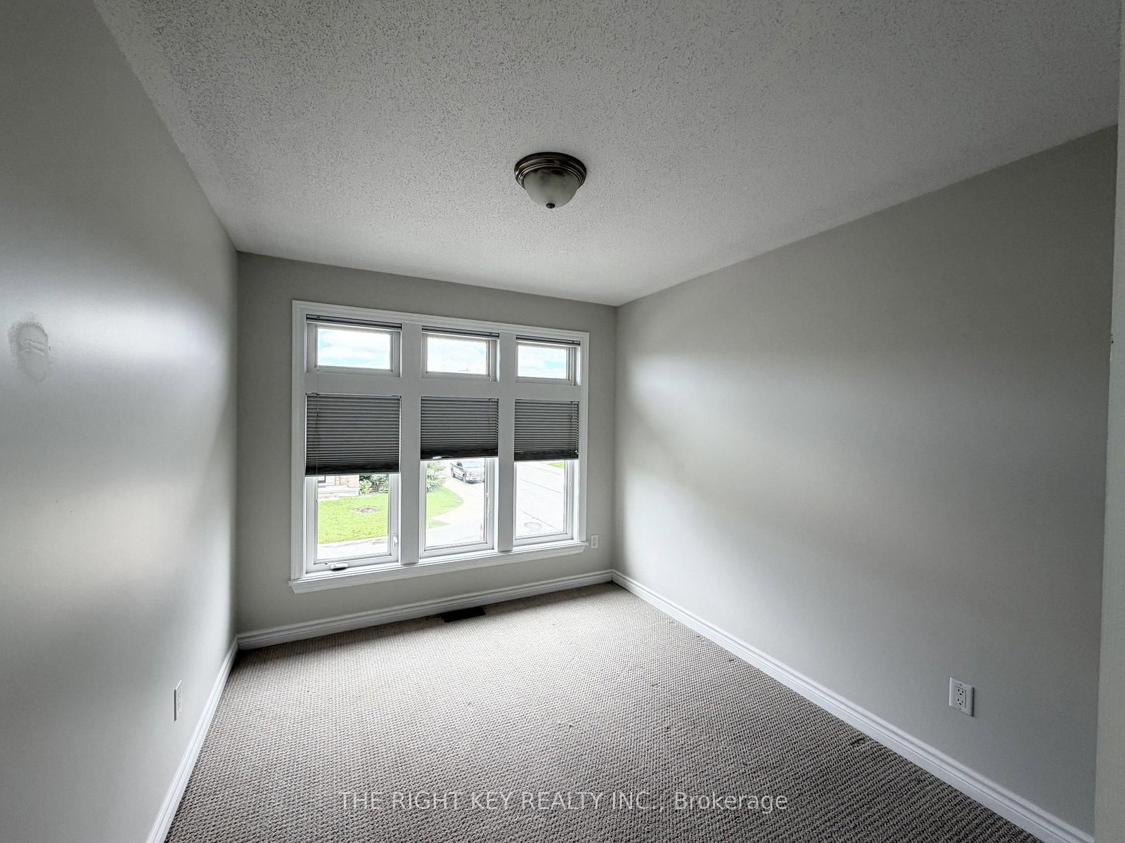 100 Popplewell Crescent • Ottawa, ON photo 9