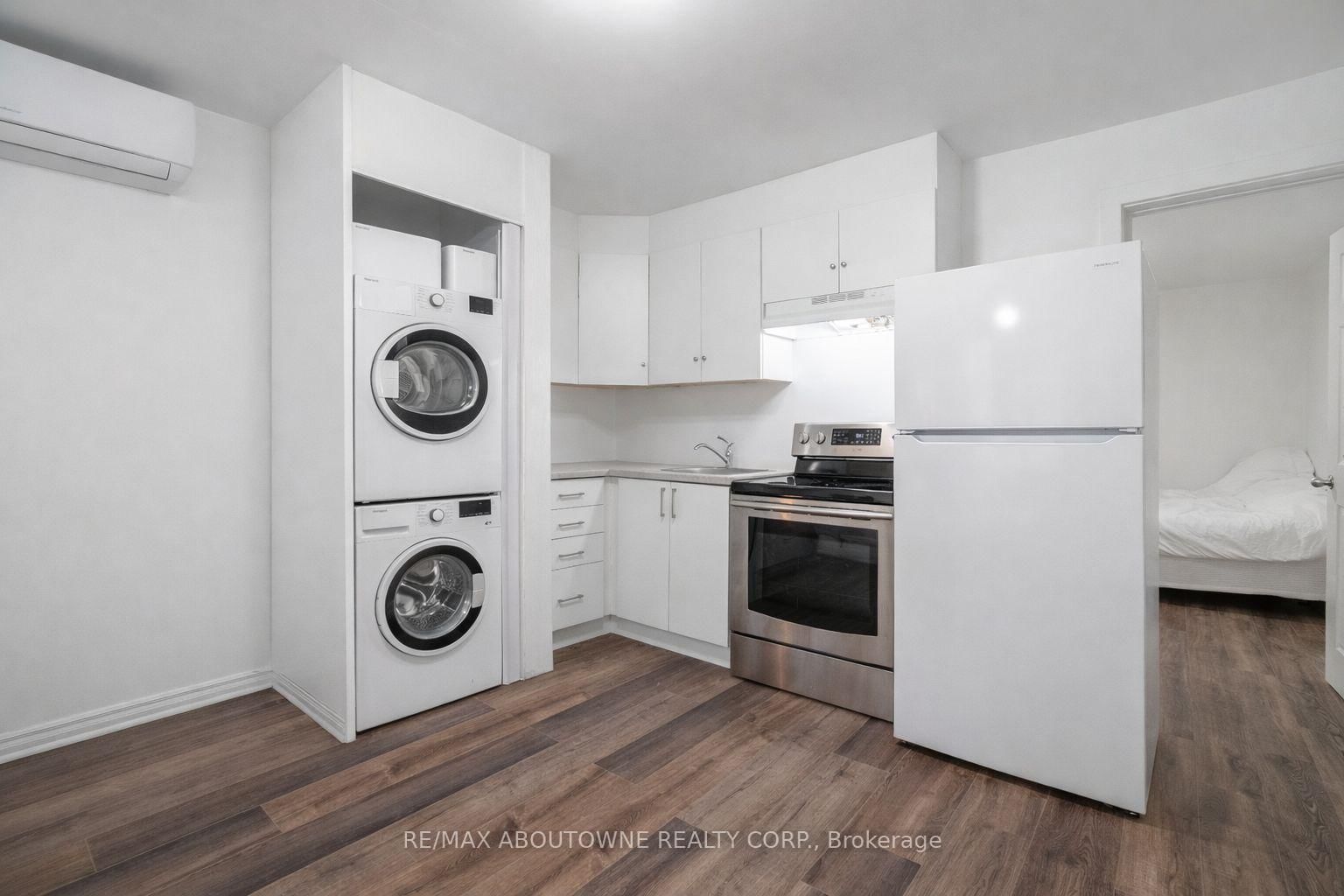108 Queenston Street • St. Catharines, ON photo 10