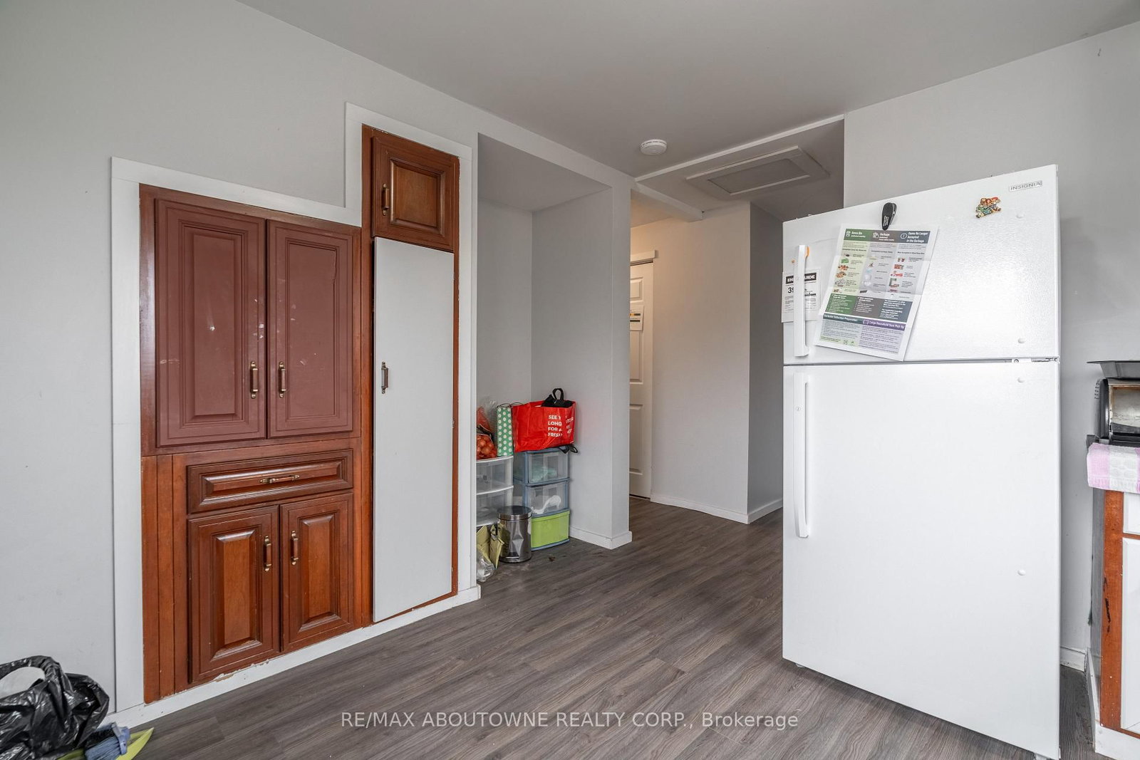 108 Queenston Street • St. Catharines, ON photo 14
