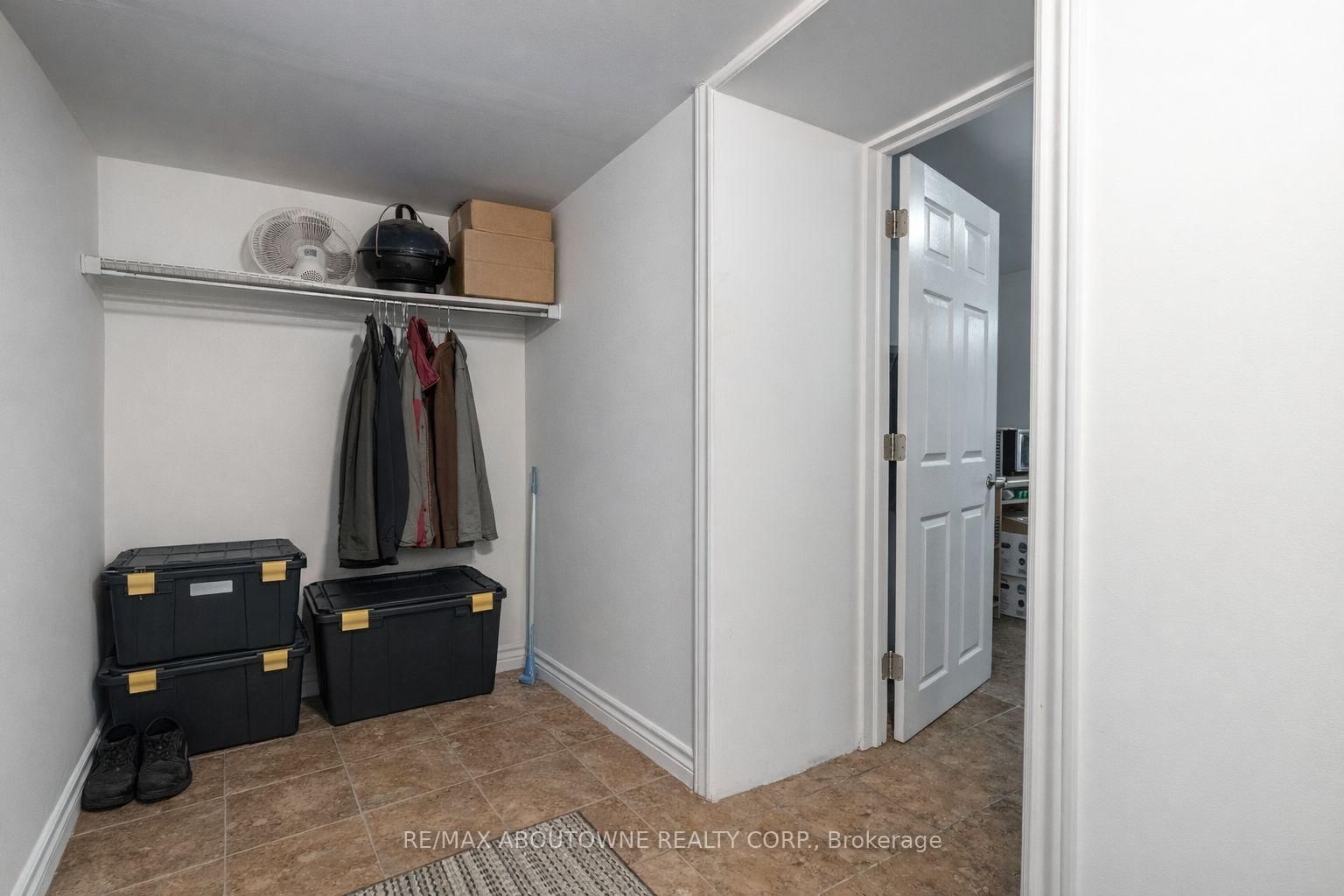 108 Queenston Street • St. Catharines, ON photo 19