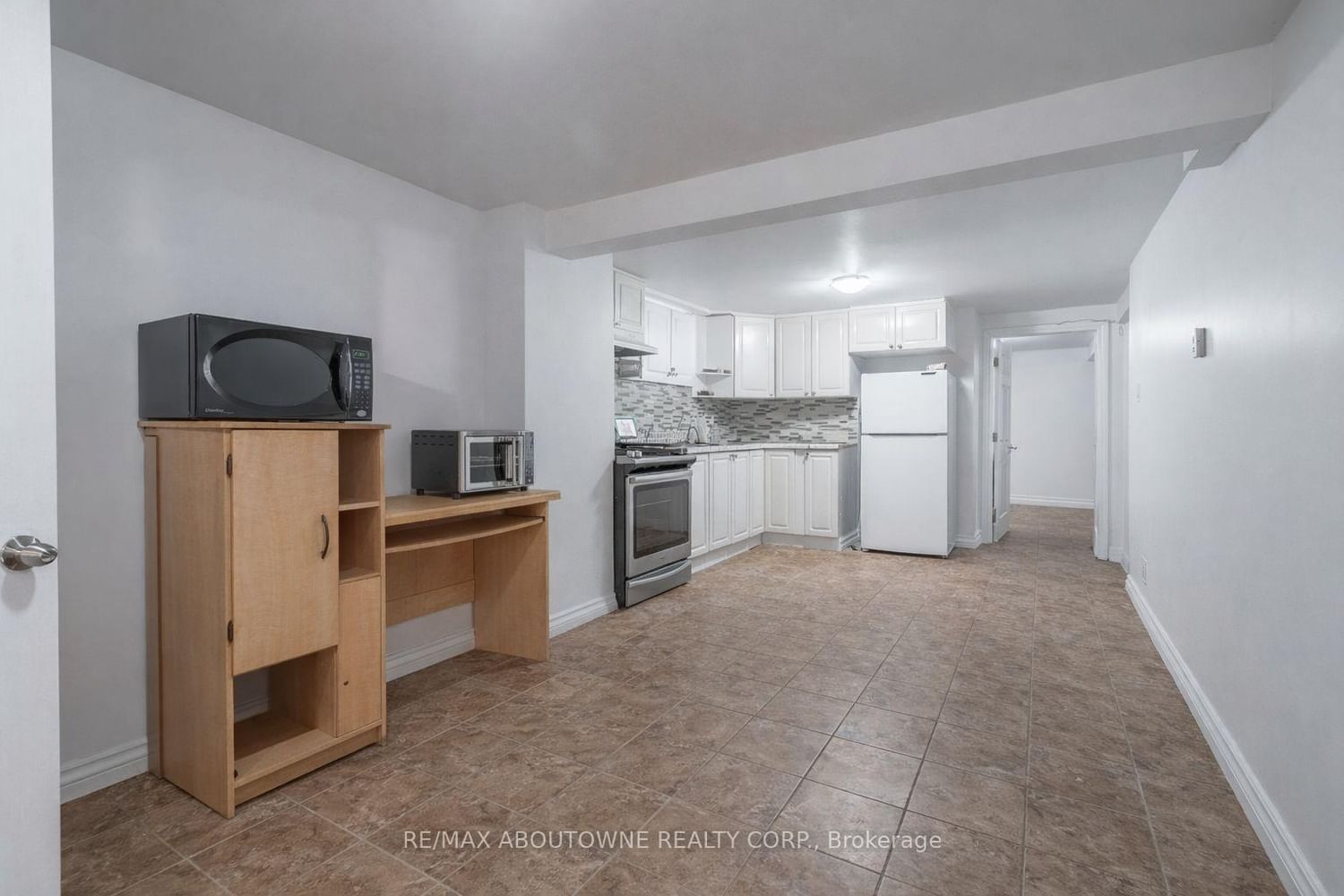 108 Queenston Street • St. Catharines, ON photo 20