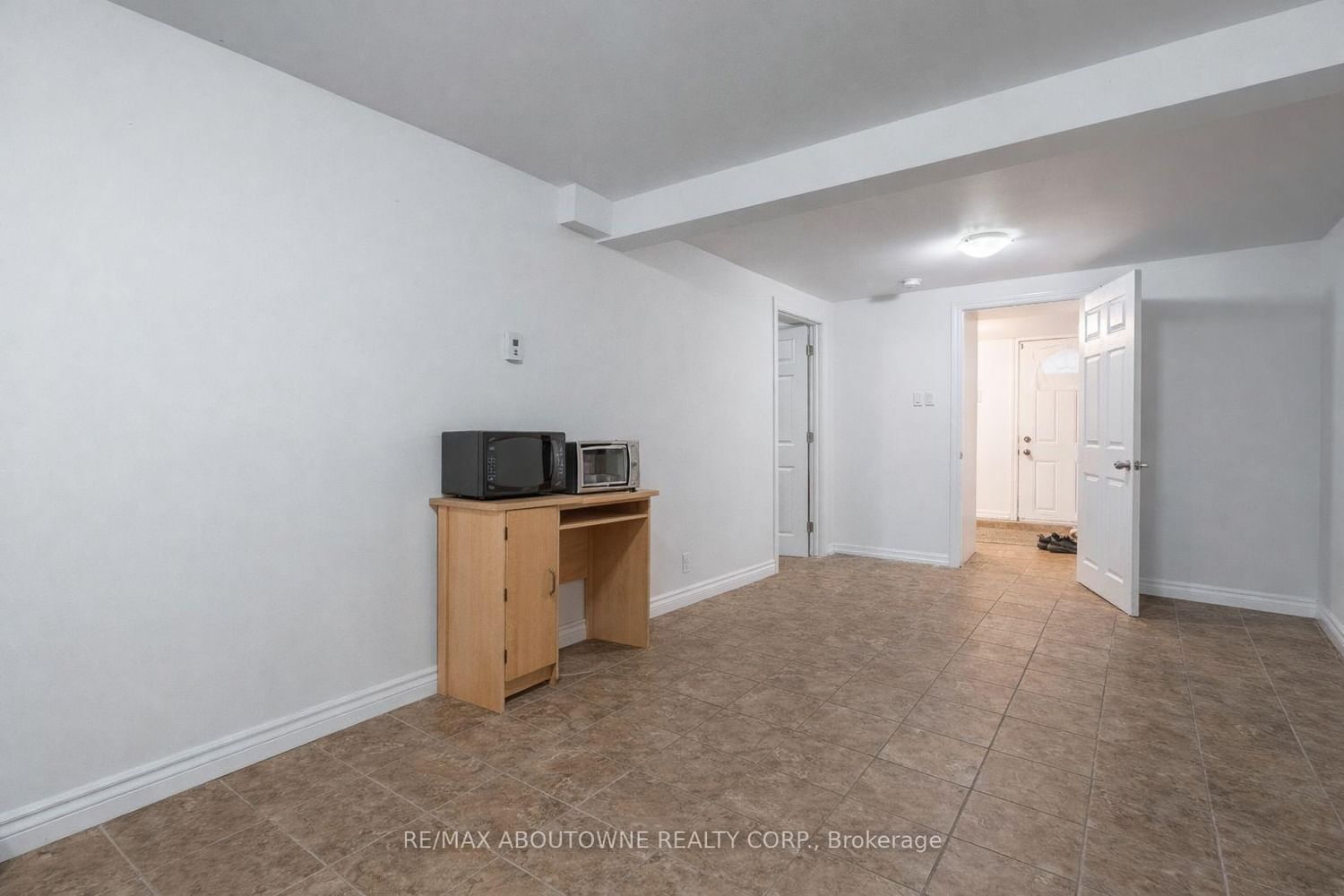 108 Queenston Street • St. Catharines, ON photo 21