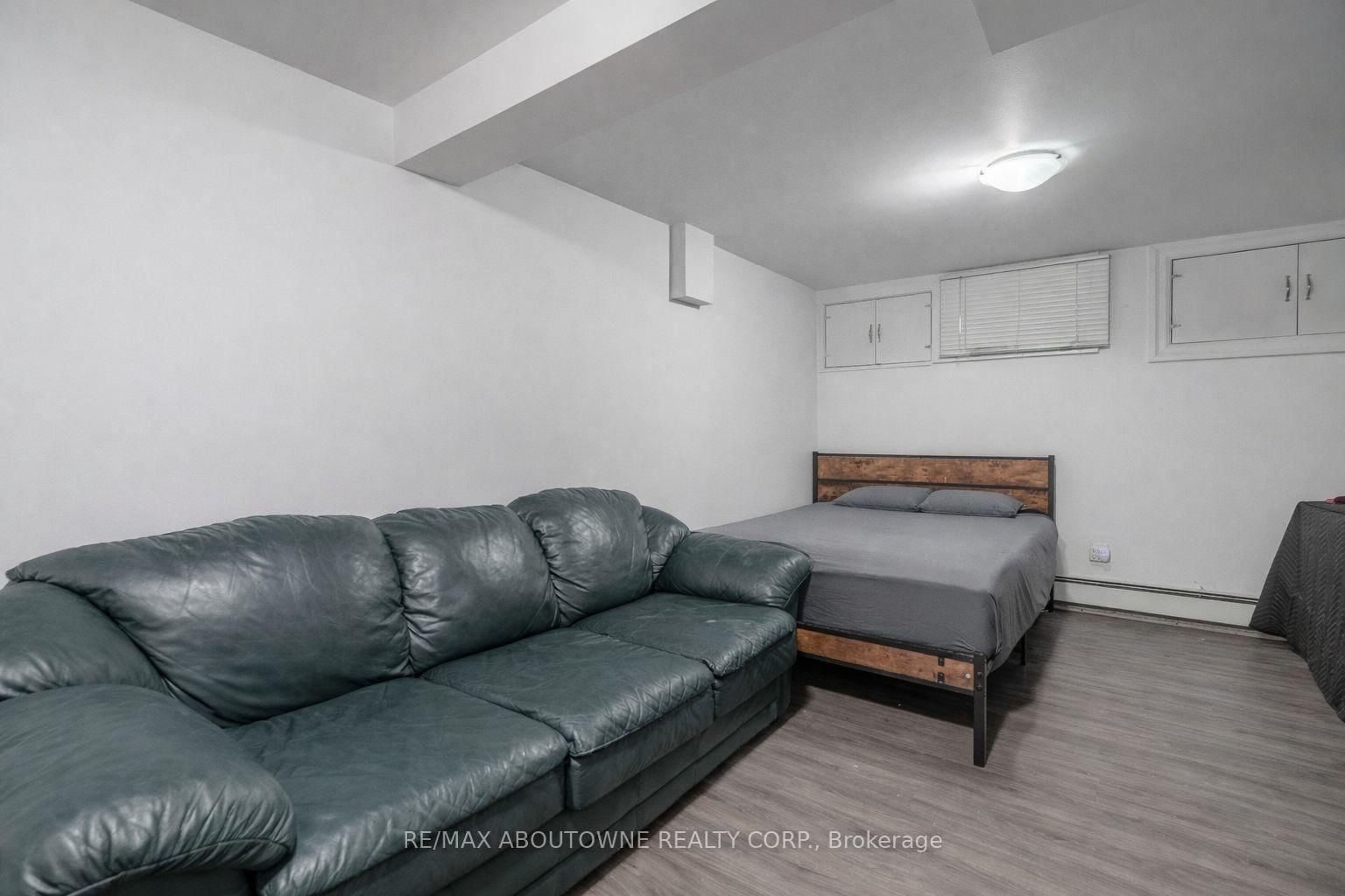 108 Queenston Street • St. Catharines, ON photo 23