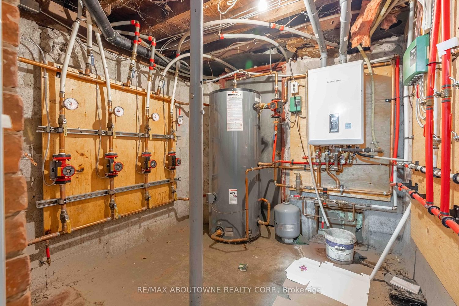 108 Queenston Street • St. Catharines, ON photo 26