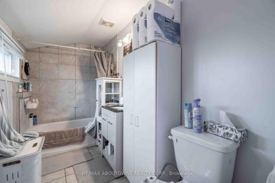 108 Queenston Street • St. Catharines, ON photo 8