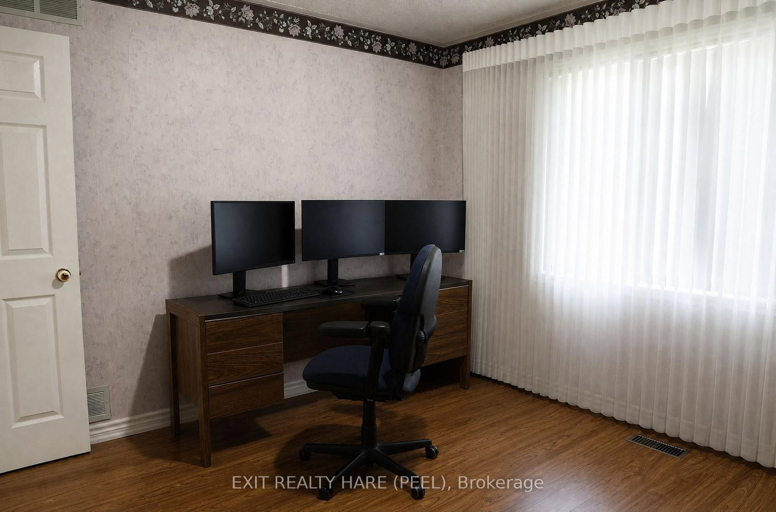 245 First Avenue • Welland, ON photo 11