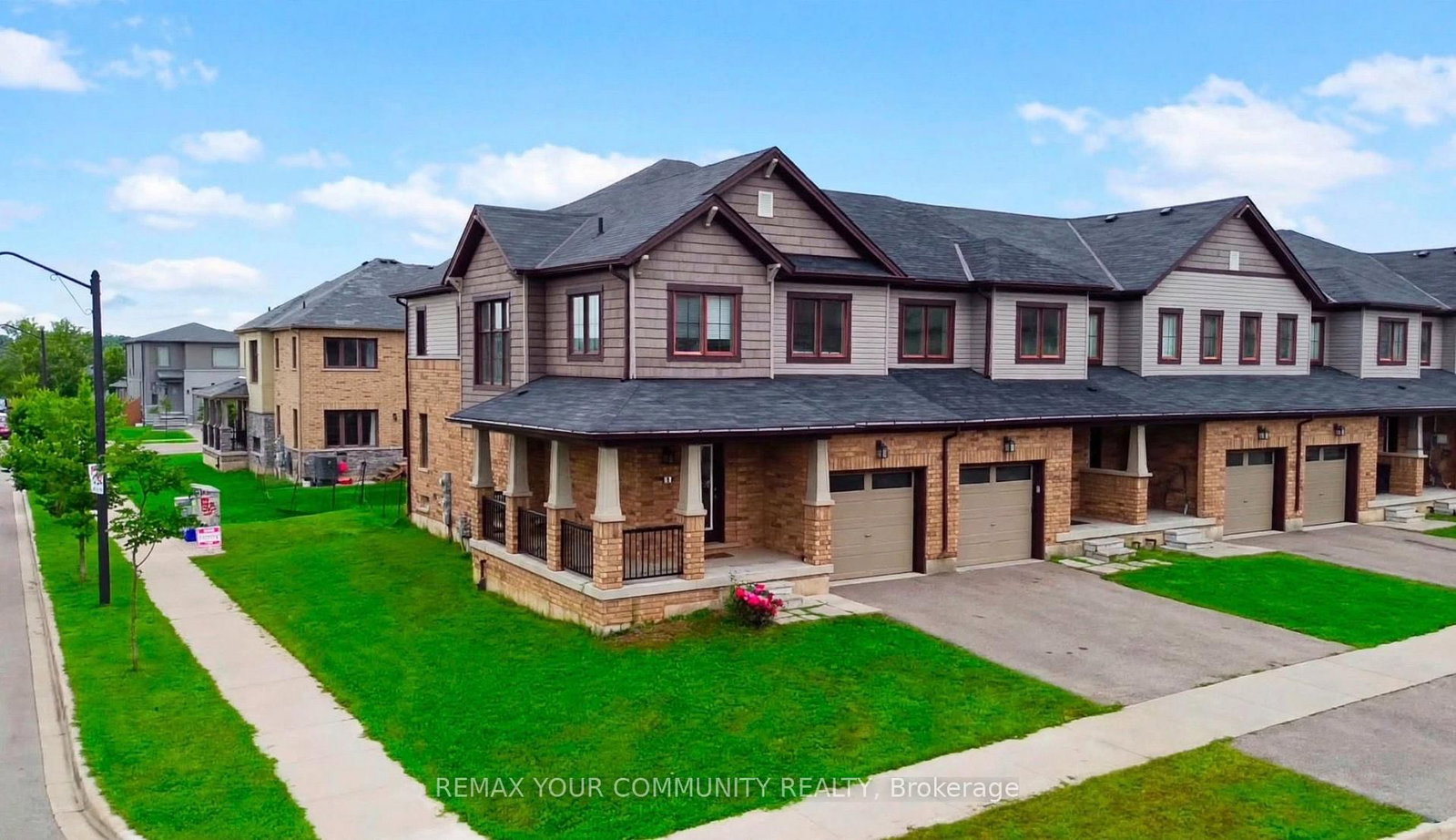 2 Prestwick Street • Hamilton, ON photo 1