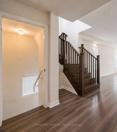 2 Prestwick Street • Hamilton, ON photo 9