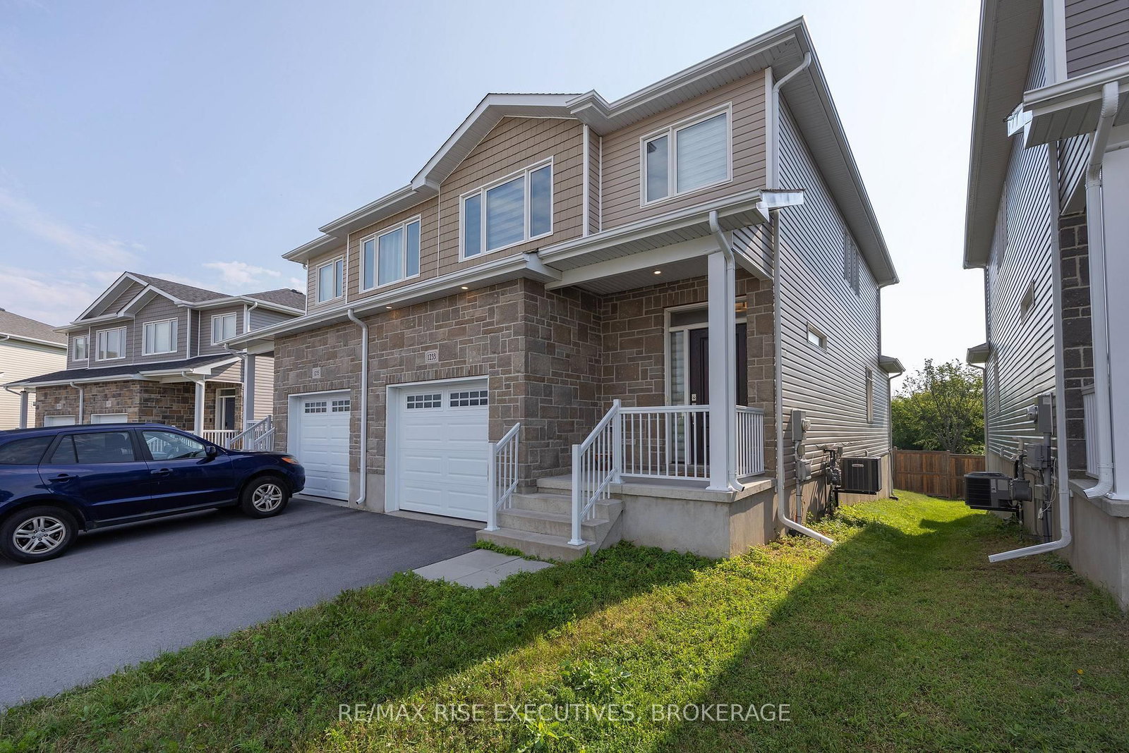 1233 Max Crescent • Kingston, ON photo 2