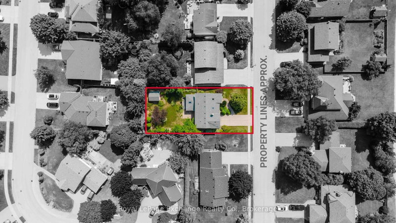 953 Parkwood Dr photo 5