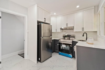 122 Windsor Crescent • London South, ON photo 9